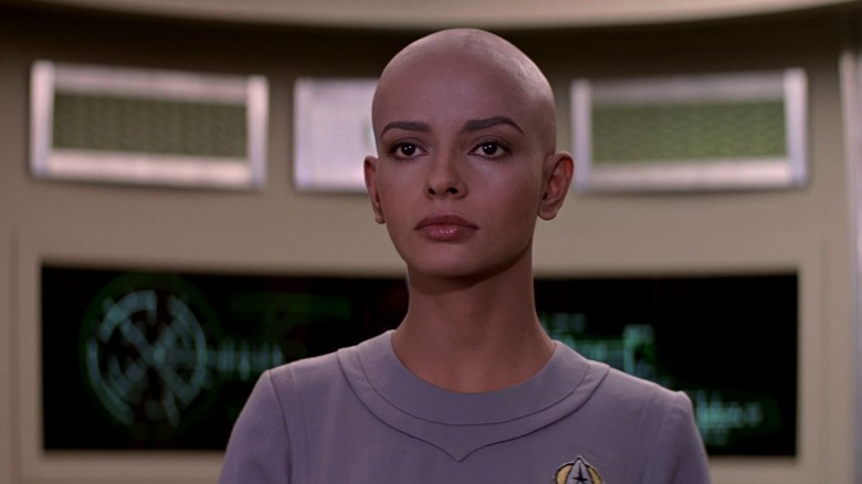 Ilia intrând pe podul Enterprise în Star Trek: The Motion Picture