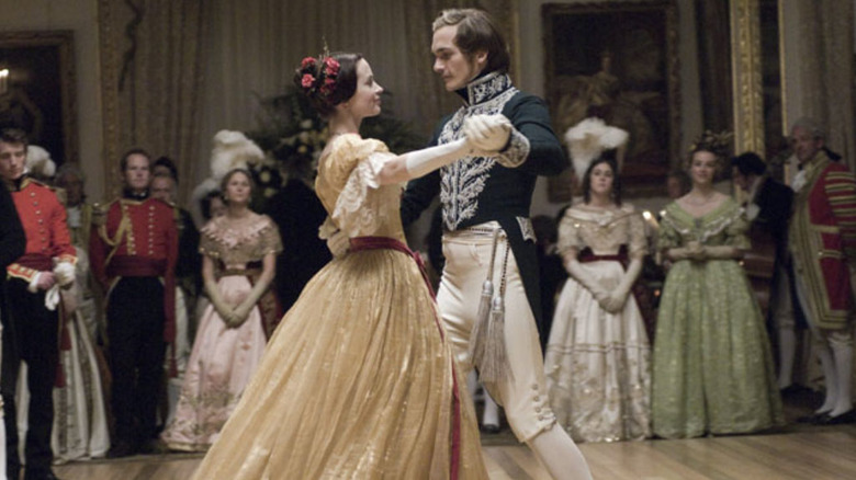 Victoria și Albert dansând 