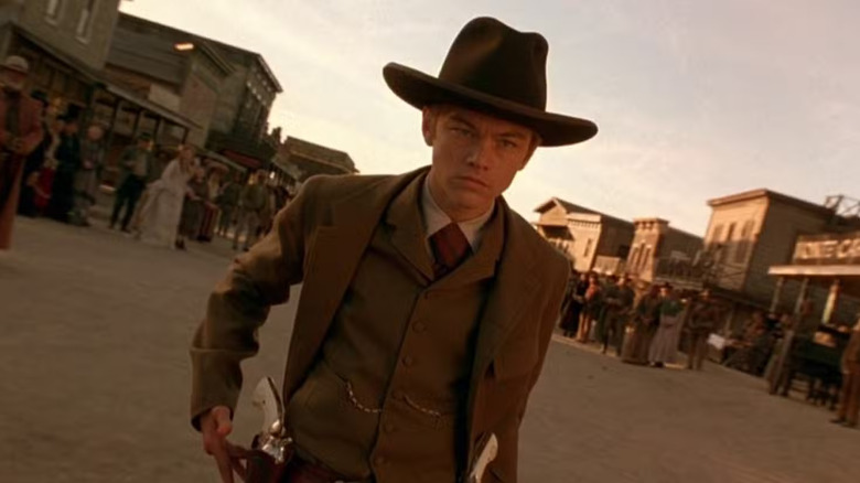 Fee Herod pe cale să-și scoată arma în The Quick and the Dead