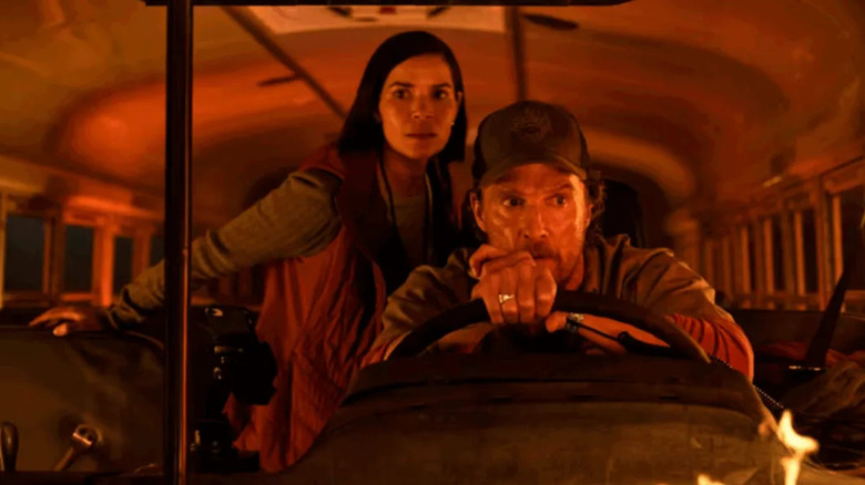 Mary și Kevin încearcă să-și găsească drumul în Autobuzul pierdut