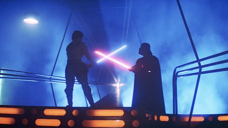 The Empire Strikes Back - Luke Skywalker vs Darth Vader pe Bespin