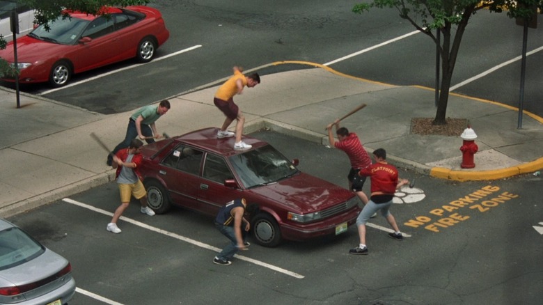 O grămadă de adolescenți plângând într-o mașină în Strangers with Candy