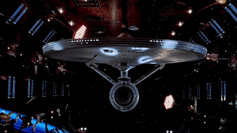 Enterprise se acoperă în Star Trek: The Motion Picture