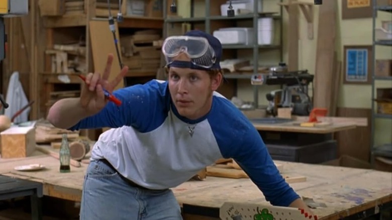 Cole Hauser pune ultimele retușuri paletei sale de hazing în Dazed and Confused