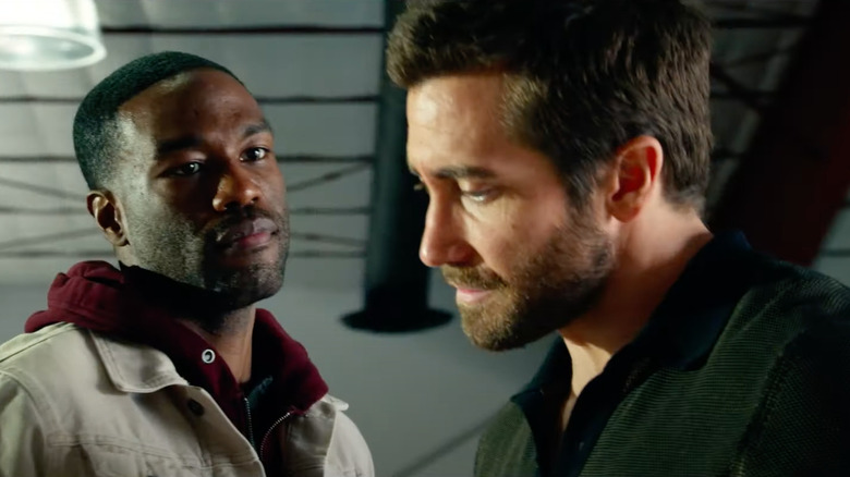 Will se uită la Danny în ambulanță