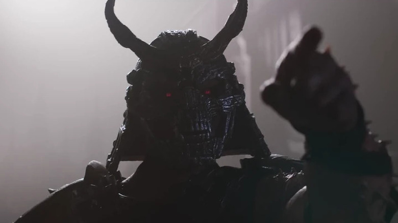 Shao Kahn arătând cu degetul în Mortal Kombat II