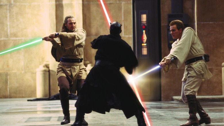 Qui-Gon și Obi-Wan se luptă cu Darth Maul în Star Wars: The Phantom Menace