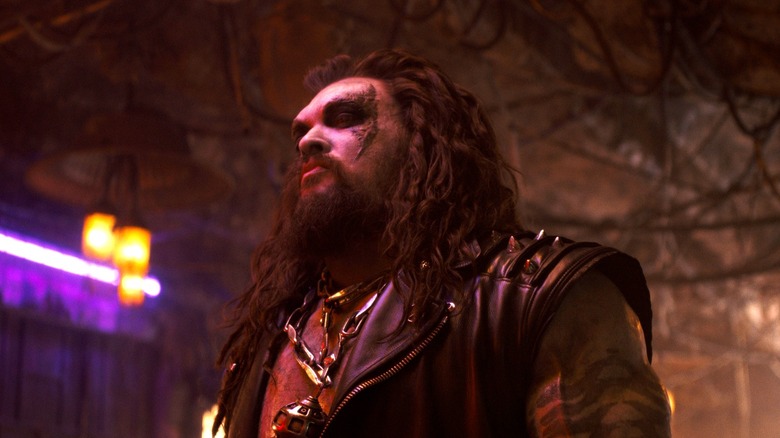 Jason Momoa ca Lobo la o bară de spațiu în Supergirl