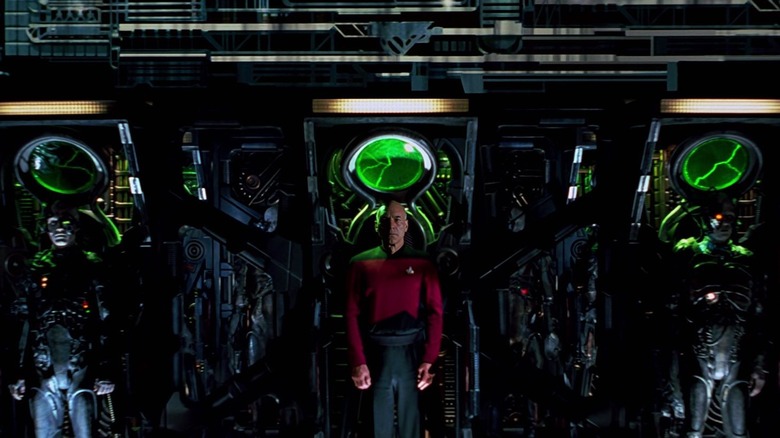 Picard printre Borg în Star Trek: Primul Contact