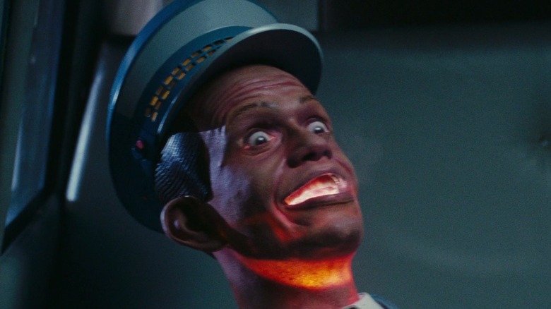 Johnny Cab explodează în Total Recall