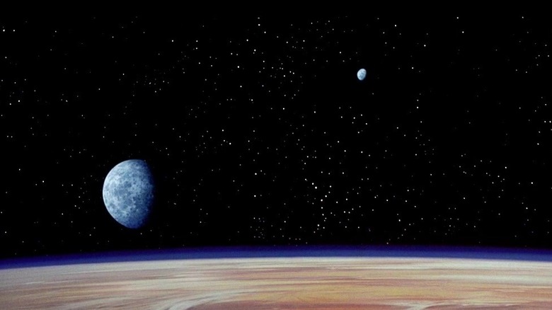 Planetele de deasupra lui Tatooine în filmul de deschidere al lui Star Wars: A New Hope