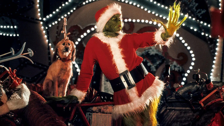 Grinch și Max se pregătesc să monteze un spectacol în How the Grinch Stole Christmas