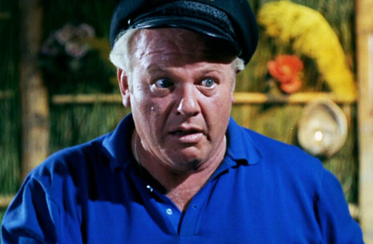 Best Western-ul lui Gregory Peck a prezentat o apariție necreditată de la starul lui Gilligan's Island, Alan Hale Jr.


