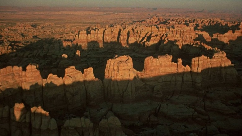 O fotografie superbă a unui canion din Koyaanisqatsi