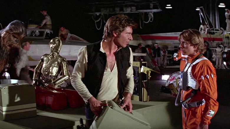Han și Luke vorbesc la baza Rebel în Star Wars: A New Hope