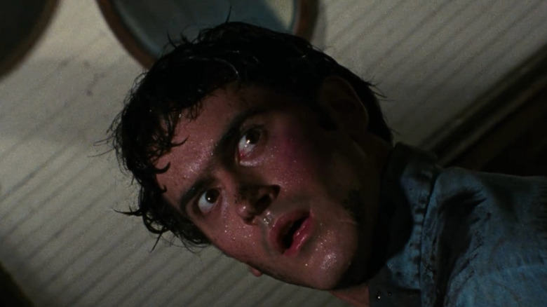 Ash pare îngrijorat în The Evil Dead