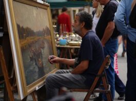 A dat 20 de lei pe un tablou la un târg de vechituri iar evaluatorul i-a spus să se așeze
