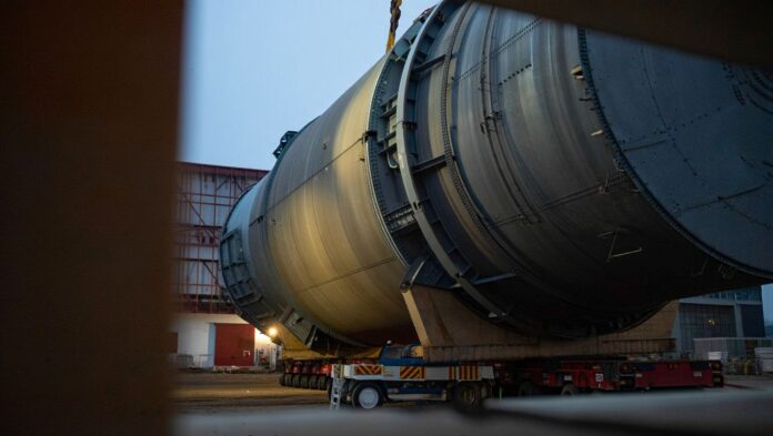 Un reactor cât o clădire de câteva etaje urmează să fie montat în România și ar alimenta un oraș întreg Un reactor cât o clădire de câteva etaje urmează să fie montat în România și ar alimenta un oraș întreg