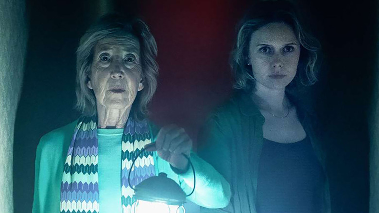 Elise și Gemma în The Further in Insidious: Out of the Further