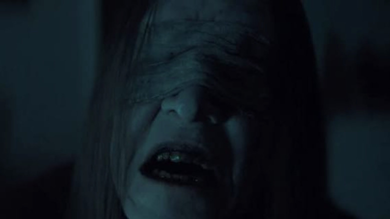 Cyrus Lam este orb la propriul rău în Insidious: Out of the Further