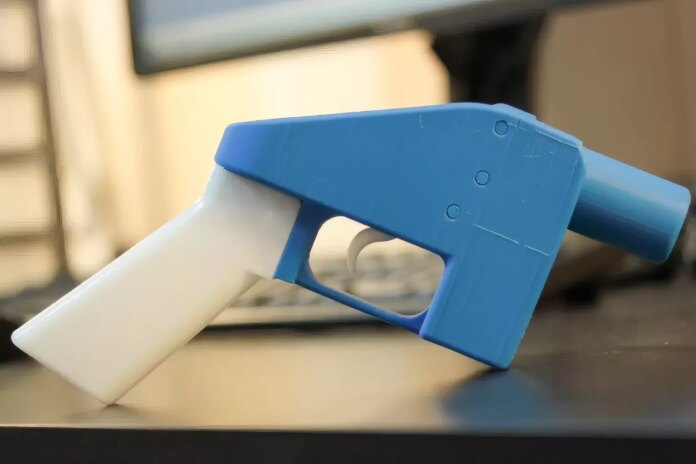 Judecătorul spune că ATF nu poate decide când o bucată Judge says ATF cannot decide when a piece of 3D-printed plastic legally becomes a firearm
