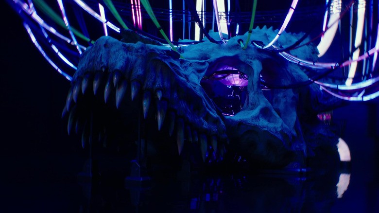 Craniul regelui Ghidorah s-a conectat la zeci de fire strălucitoare în Godzilla vs. Kong