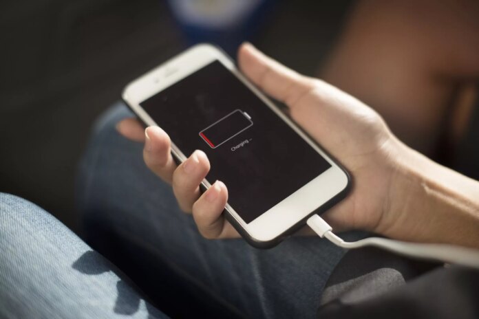 Apple iOS 27 consumă bateriile iPhone mai repede, dar ar Apple iOS 27 is draining iPhone batteries faster, but it should be temporary