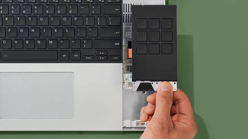 Framework renunță la modulul personalizat de tastatură cu profil redus 2 Prototip de tastatură cu profil redus al Modulului Framework One Key pe un șasiu Framework Laptop 16