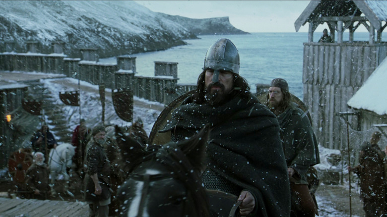 Ethan Hawke în rolul Regelui Aurvandill are doar câțiva rude deoparte în The Northman