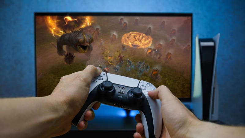 Noul jailbreak PS5 Relapse deblochează Homebrew, se confruntă cu riscul de firmware 2 Consola PlayStation 5 reprezentând noul exploit de firmware PS5 Relapse jailbreak