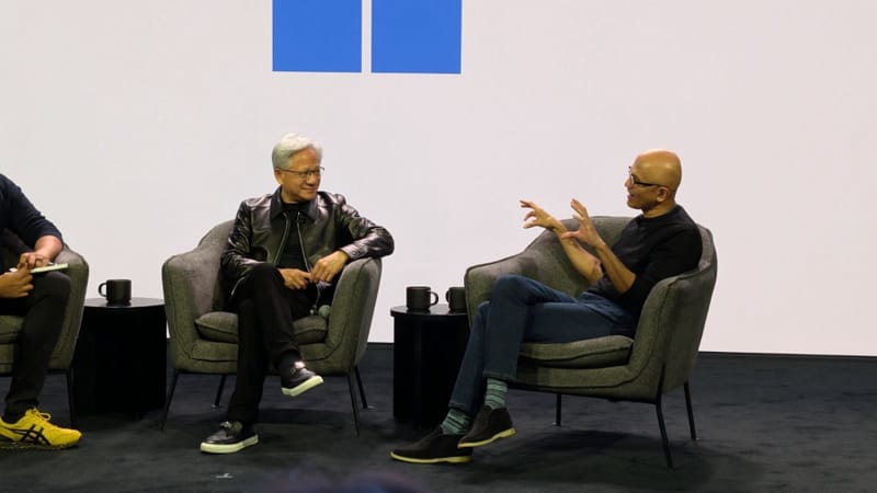 PC-urile Microsoft și Nvidia RTX Spark Builder vizează Agentic AI 2 Directorii Nvidia și Microsoft au prezentat PC-urile RTX Spark Builder pe scenă la o conferință comună