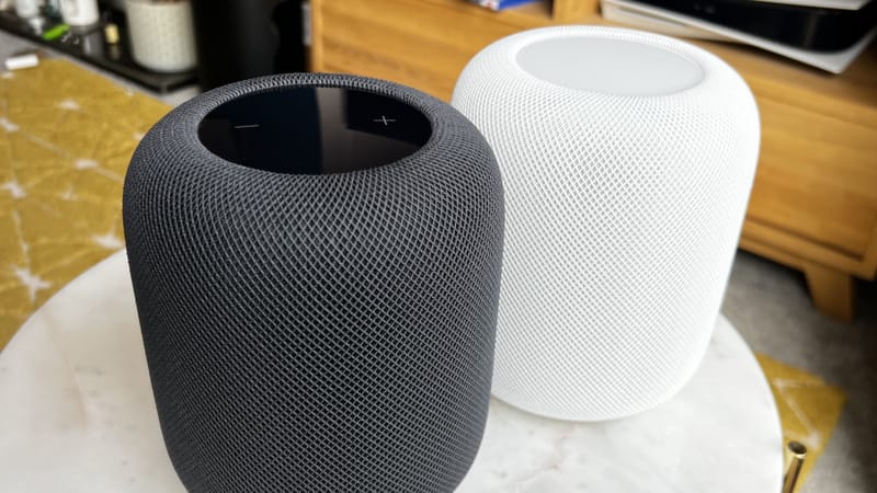 Difuzor Bluesound care afișează aplicația BluOS cu integrarea Bluesound Apple Music activă