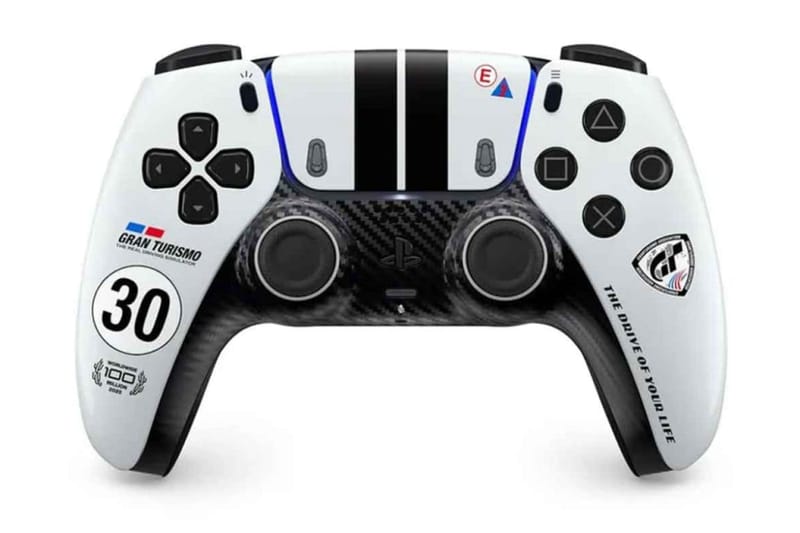 Controlerul Gran Turismo DualSense sărbătorește cel de-al 30-lea an al francizei 1 Controler Gran Turismo DualSense cu placă frontală în stil fibră de carbon și dungi de curse
