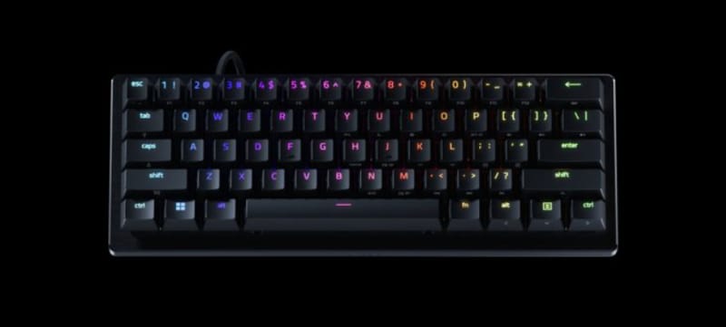 Razer își micșorează comutatoarele emblematice într-o tastatură de 60% 1 Tastatură compactă pentru jocuri Razer Huntsman V3 Pro Mini 8KHz 60% pe un birou